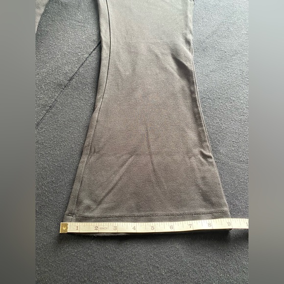 Walter Baker Cropped Bell Bottom Pants! Like New! Size Medium! - Picture 13 of 13